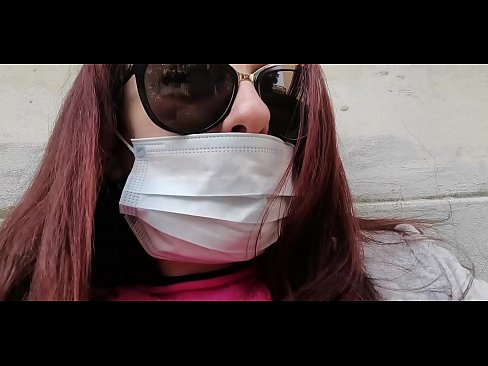 ❤️ Nicoletta sa pomstí svojmu susedovi a vymočí sa mu do garáže (Špeciálna talianska karanténa Covid19) ❤❌ Šukanie video na nás