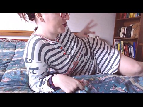 ❤️ Vezmi si tohto veľkého čierneho vtáka do úst, malá otrokyňa ❤❌ Šukanie video na nás